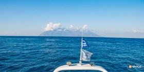 Στη μέση του Θρακικού Πελάγους ατενίζοντας το νησί της Σαμοθράκης.