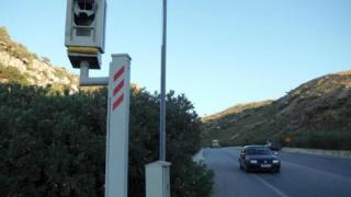 "Ξήλωσαν" κάμερα της τροχαίας στις Καστανίες