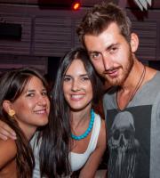 Οι 'Slick Beats' τα έδωσαν όλα στο Reina summer club!