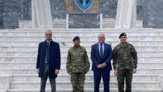 Δωρεά 10 απινιδωτών στο Δ΄ Σώμα Στρατού «Θράκη» από τη ΔΕΔΑ
