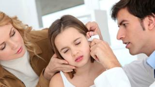 Βαρηκοΐα: αιτίες, συμπτώματα, ιατρική παρέμβαση και ακουστικά