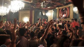 Το εκωφαντικό Bad Bull party της Παρασκευής στο Price Suite club