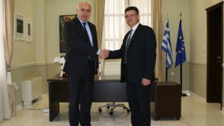 Ξανά στην αγκαλιά του Χρ. Μέτιου ο Δ.Πέτροβιτς πριν την επίσκεψη Κ.Μητσοτάκη – σφοδρές αντιδράσεις