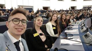 Η νεολαία του Έβρου που «σάρωσε» στο Ευρωκοινοβούλιο! 