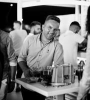 Το καλοκαίρι συνεχίζεται σε ανεβασμένους ρυθμούς στο Yacht club!