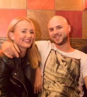 "Εναλλάξ" ρακομελάδικο: Το απόλυτο νεανικό στέκι άνοιξε και φέτος το χειμώνα τις πόρτες του