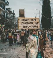 Τσικνομπουρμπούλης 2020: Ξεφάντωσαν χιλιάδες καρναβαλιστές & θεατές στην μεγάλη παρέλαση!