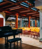 Aleksandrupoli Belediyesi Kütüphanesi