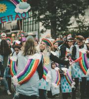 Τσικνομπουρμπούλης 2020: Ξεφάντωσαν χιλιάδες καρναβαλιστές & θεατές στην μεγάλη παρέλαση!