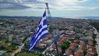 Η μεγαλύτερη σημαία της Ελλάδας θα υψωθεί και φέτος στην Αλεξανδρούπολη (video)