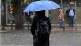 Καιρός: Βροχές, καταιγίδες και πτώση θερμοκρασίας 