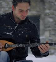 Όσο βαρούν τα σίδερα: Το νέο, "θυελώδες", Greek Natural Video σε πρώτη προβολή