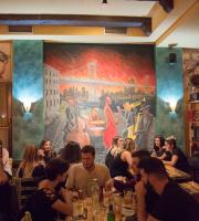 "Εναλλάξ" ρακομελάδικο: Το απόλυτο νεανικό στέκι άνοιξε και φέτος το χειμώνα τις πόρτες του