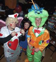 Τρελό ξεφάντωμα στο αποκριάτικο πάρτυ στο Απρόοπτο cafe!