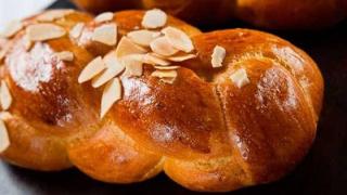 Γλυκός πειρασμός από το «Σπίτι του Γλυκού»: Τσουρέκι!