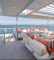 Πολυτελής τουρκική θαλαμηγός στο λιμάνι της Αλεξανδρούπολης.