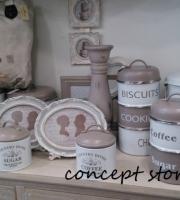 Στολίζετε; Ψάχνετε για Δώρο; Στο Concept Store Retro θα βρείτε μοναδικά διακοσμητικά, ιδέες και δώρα