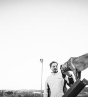 Who is Κώστας;