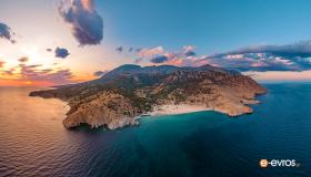 Εντυπωσιακή νότια πλευρά της Σαμοθράκης: Παχιά Άμμος