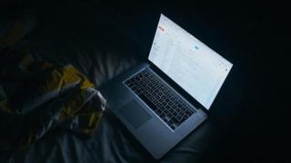 Συναγερμός της αστυνομίας για το επικίνδυνο διδικτυακό παιχνίδι  "Blue Whale Challenge"