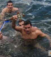 Πυροσβέστης έπιασε το Σταυρό στην Αλεξ/πολη (φωτορεπορτάζ).