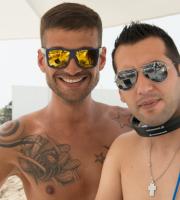 'Μύρισε' καλοκαίρι στο Reina beach bar.