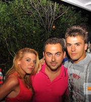 Η Εύα Λάσκαρη ξεσήκωσε τους πάντες στο Faces Club (Μέρος 1ο).