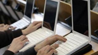 Η προκήρυξη και οι προθεσμίες για την Ψηφιακή Αλληλεγγύη από το Κοινωνικό Μέρισμα.