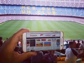 Την αγάπη του μας στέλνει ο φίλος Θανάσης από το Καμπ Νόου της Βαρκελώνης.