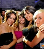 Έκανε opening το Reina Summer Club.