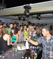 O MC LAVA με την Όλγα Φαρμάκη στην Αλεξανδρούπολη - The people.