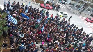 Καταλήψεις για τη Μακεδονία στον Έβρο – στους δρόμους οι μαθητές στην Αλεξανδρούπολη (φωτο+βίντεο)