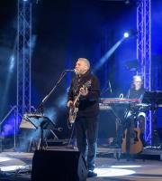 Αλκίνοος Ιωαννίδης: Μια καθηλωτική συναυλία στην Αλεξανδρούπολη σε φωτογραφίες