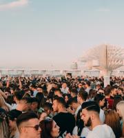 Στον "αέρα" σήκωσε ο Phonique το Yacht club, στην Αλεξανδρούπολη