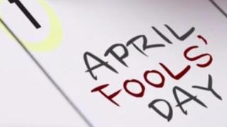Καλό μήνα είπαμε; Να γιατί λέμε ψέματα την Πρωταπριλιά...