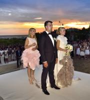 "Τρυπώσαμε" στον πολυσυζητημένο "Γάμο της Χρονιάς" του Χριστόδουλου και της Νίκης.