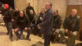 Ο Σταύρος Κελέτσης στο μπλόκο των αγροτών στις Καστανιές