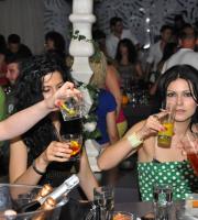 Strip show party στο Reina summer club την Πέμπτη 17 Ιούνη.