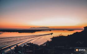 Semadirek zemininde Evros Deltası'nın kulübelerinde inanılmaz güzellik