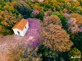 Alexandroupolis'in hemen dışındaki Avanta'da renkli ve güzel Agios şapeli