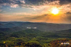 Arka planda Dedeağaç'taki Nipsa su rezervuarı