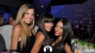 SWAG: hot Rnb βραδιά στο Kingsize summer clubbing experience.
