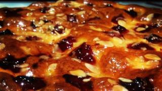 Γλυκός πειρασμός από το «Σπίτι του Γλυκού»: Κέικ γεμιστό με αγριοκέρασο!