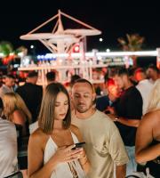 Summer Vibes με τη Μαρία Αντωνά στο rooftop του ΝΟΑ