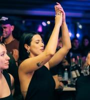 Μια εκρηκτική βραδιά στο ΝΟΑ με την μοναδική Έλενα Κώνστα!