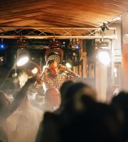 Μια εκρηκτική βραδιά στο ΝΟΑ με την μοναδική Έλενα Κώνστα!