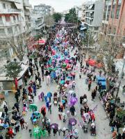 Η Αλεξανδρούπολη παρέλασε στους ρυθμούς του καρναβαλιού