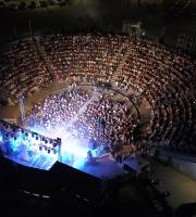 Η Νατάσσα Μποφίλιου έβαλε «φωτιά» στο Θέατρο Αλτιναλμάζη (video & φωτος)