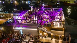 Μια βραδιά γεμάτη λάμψη στο Closing Party του ΝΟΑ rooftop!