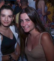 Νύχτες μαγικές και ονειρεμένες στην ταράτσα του Yacht club, στο λιμάνι